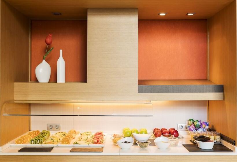 Отель Ilunion Aqua 3