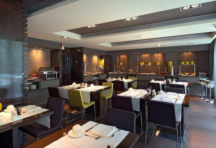 Отель Pestana Arena Barcelona