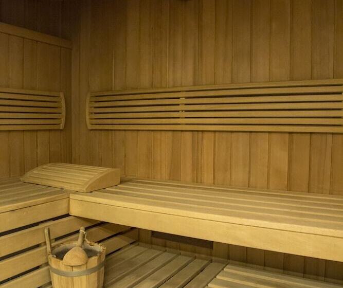 Отель Pestana Arena Barcelona