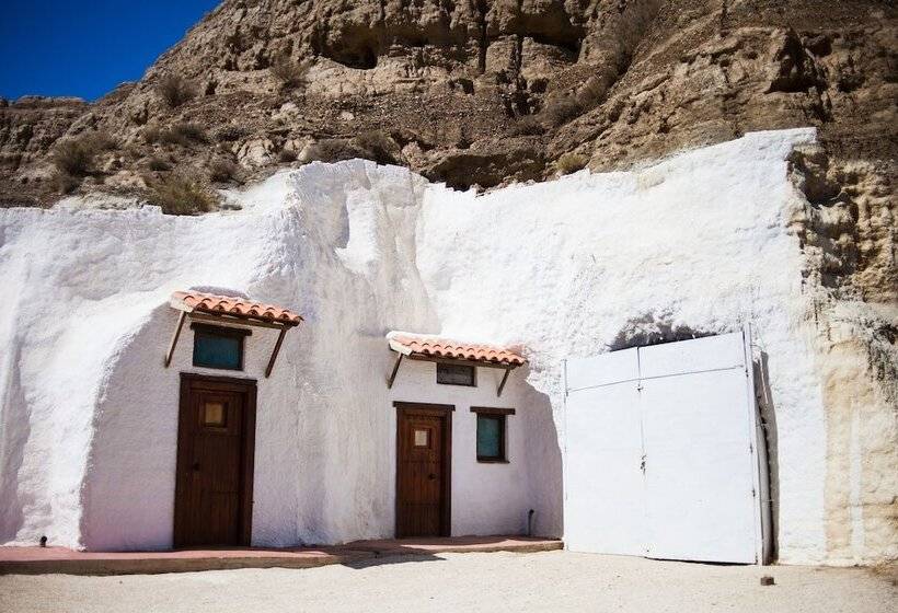 هتل روستایی Cuevas Abuelo Ventura