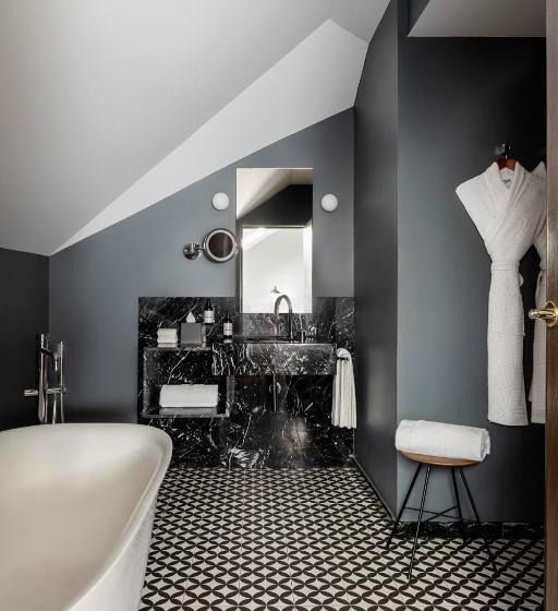 Tótem Madrid, A Small Luxury Hotel Of The World