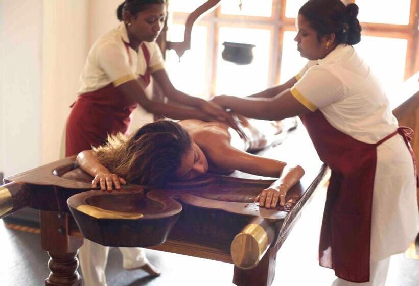 ホテル Coconut Lagoon Kumarakom A Cgh Earth Experience