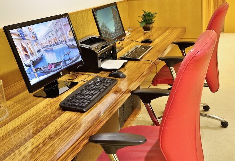 Otel Crowne Plaza Venice East, An Ihg