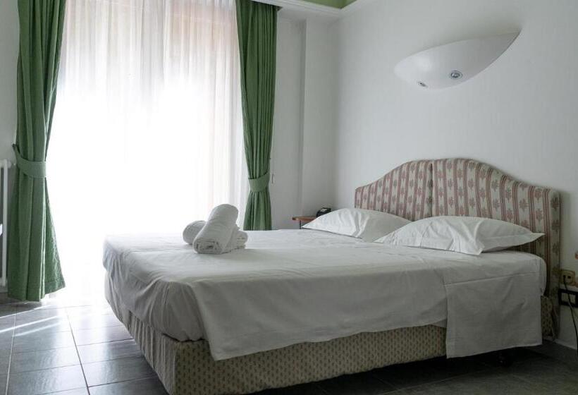 בית מלון כפרי Miramonti