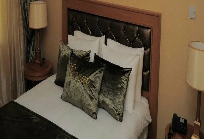 هتل Oscar Resort