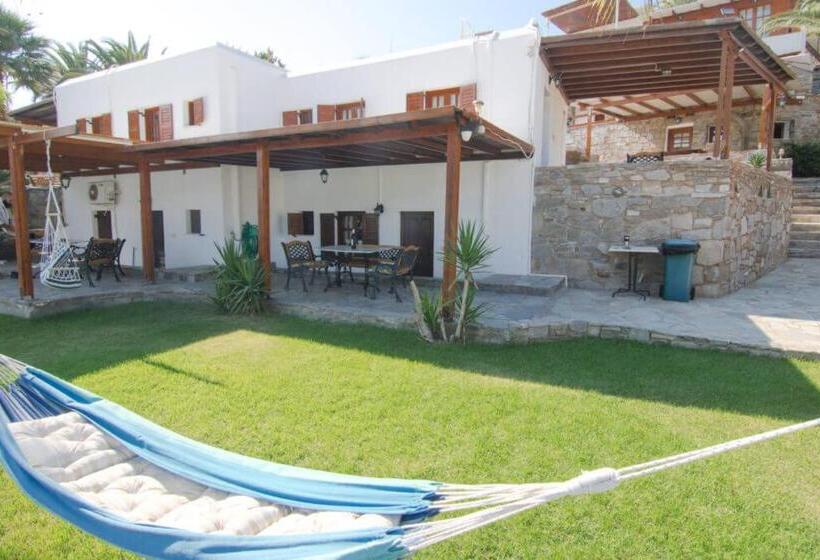 בית מלון כפרי Paros