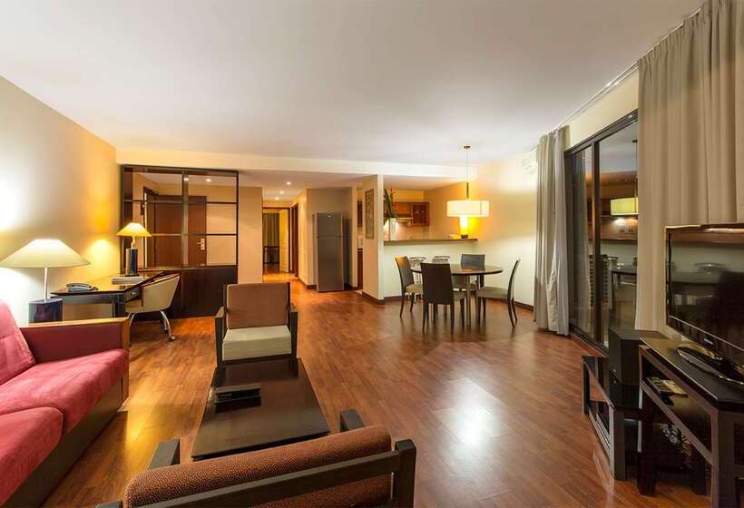 Ramada Hotel & Suites By Wyndham Noumea
