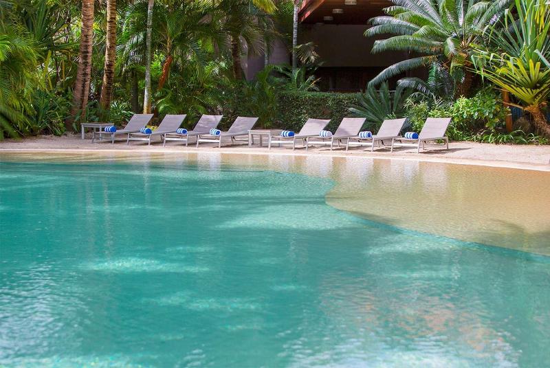 Ramada Hotel & Suites By Wyndham Noumea