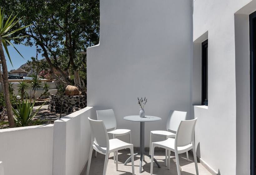 هتل Rivari Santorini