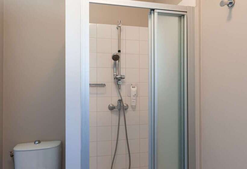 هتل The Originals City, Hôtel La Saulaie, Saumur Ouest