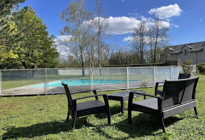 هتل The Originals City, Hôtel La Saulaie, Saumur Ouest