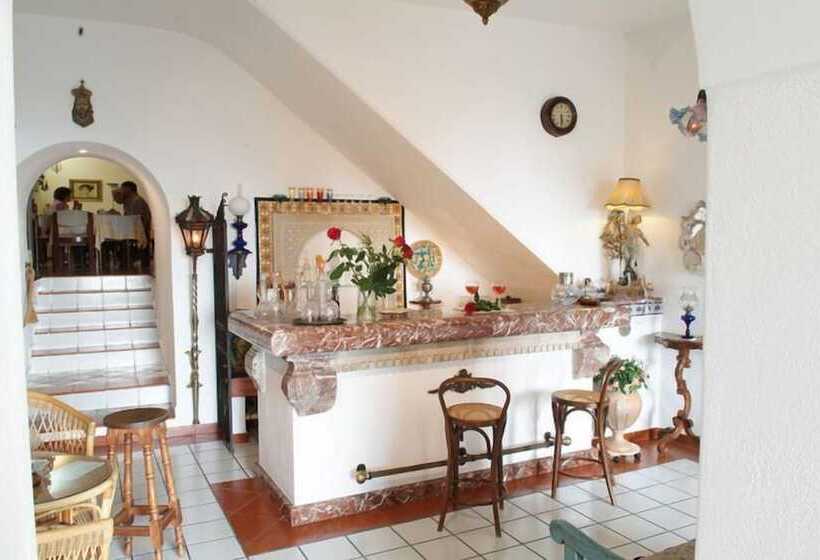 هتل Villa Mora