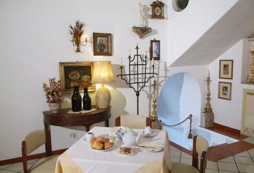 هتل Villa Mora