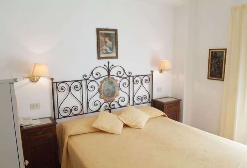 هتل Villa Mora