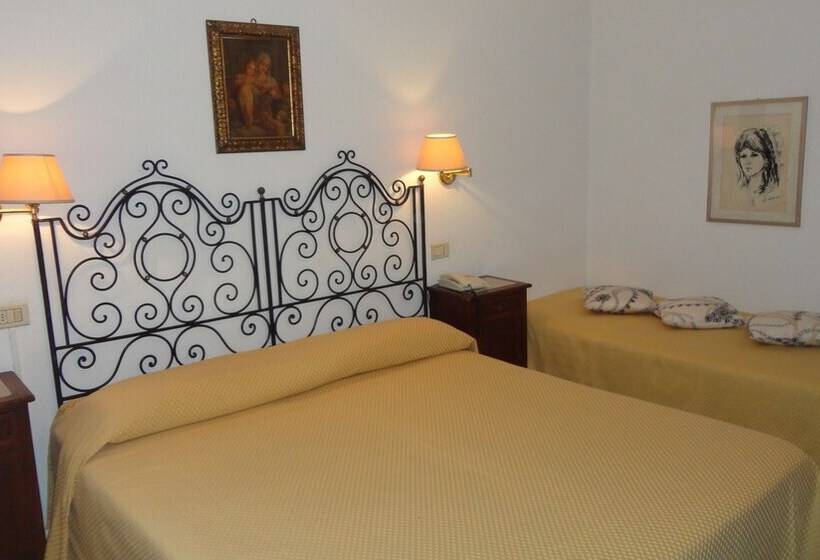 هتل Villa Mora