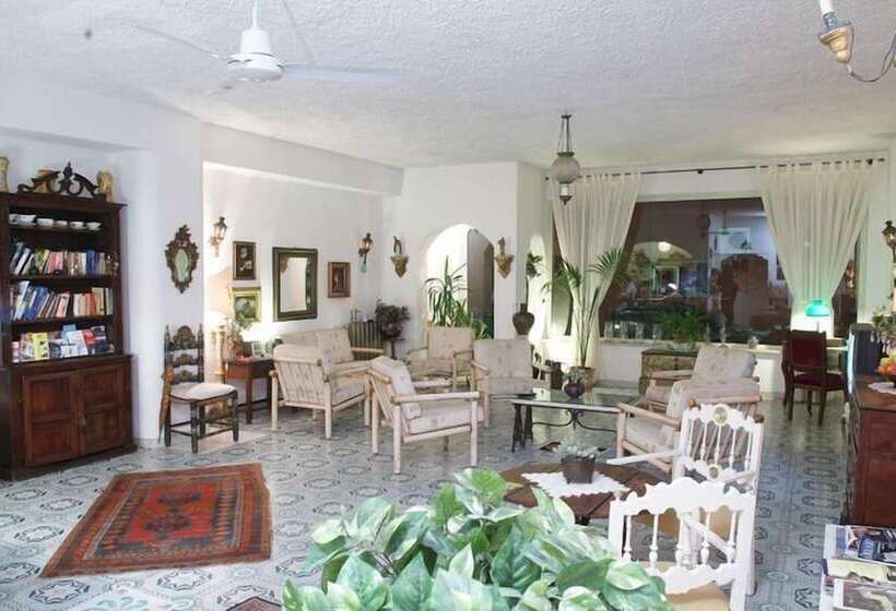 هتل Villa Mora