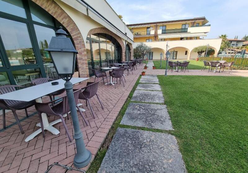 Le Terrazze Sul Lago Hotel & Residence