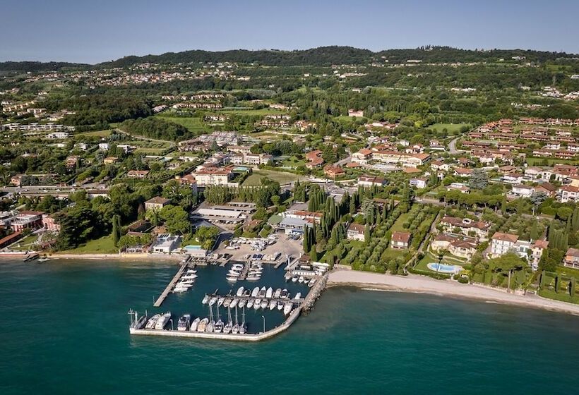 Le Terrazze Sul Lago Hotel & Residence