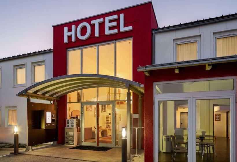 בית מלון כפרי Amedia Express Sattledt, Trademark Collection By Wyndham