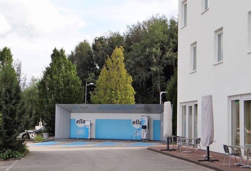 בית מלון כפרי Amedia Express Sattledt, Trademark Collection By Wyndham