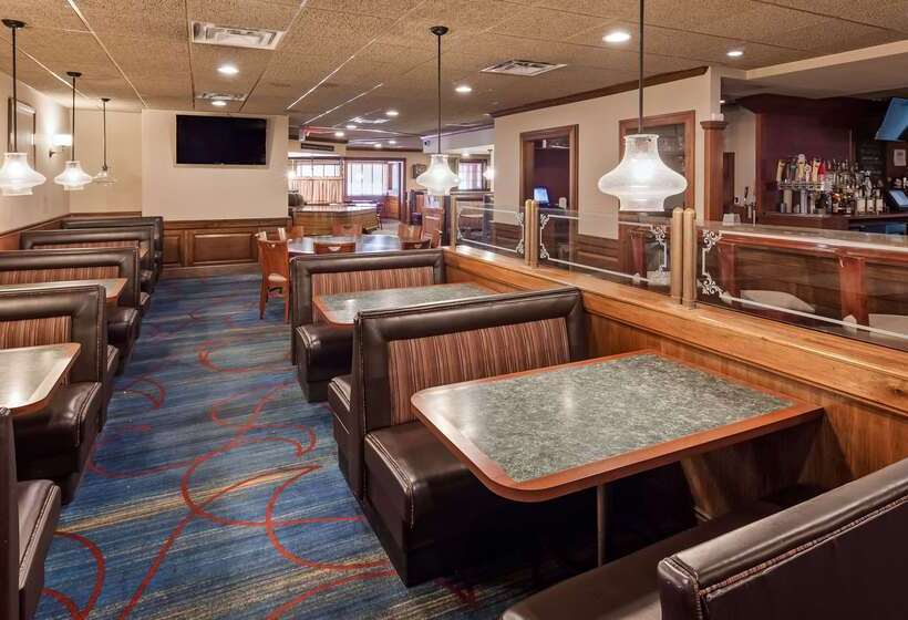 בית מלון כפרי Best Western Greenfield Inn