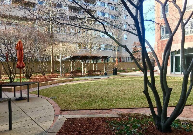 هتل Courtyard By Marriott Boston Brookline