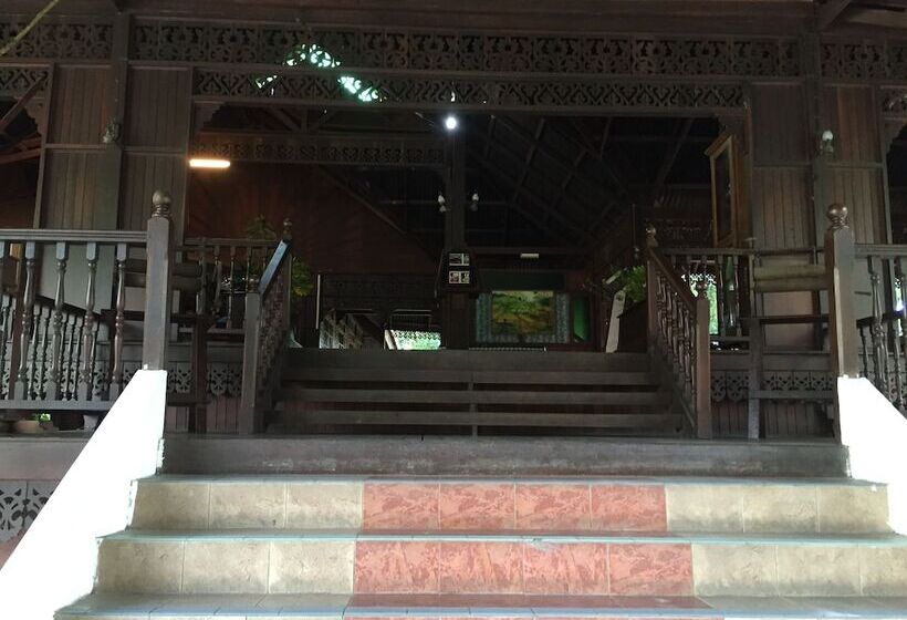 هتل Kampung Tok Senik Resort