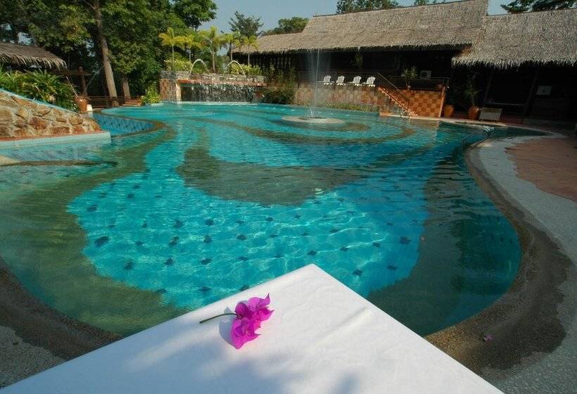 هتل Kampung Tok Senik Resort