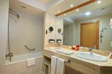 Peñiscola Plaza Suites Hotel & Spa 4* Sup