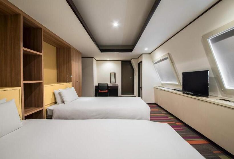 酒店 The B Sangenjaya