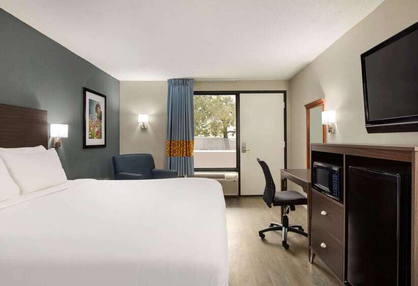 هتل Baymont By Wyndham Wilmington