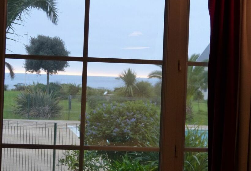 L  Eclose Cap Marine