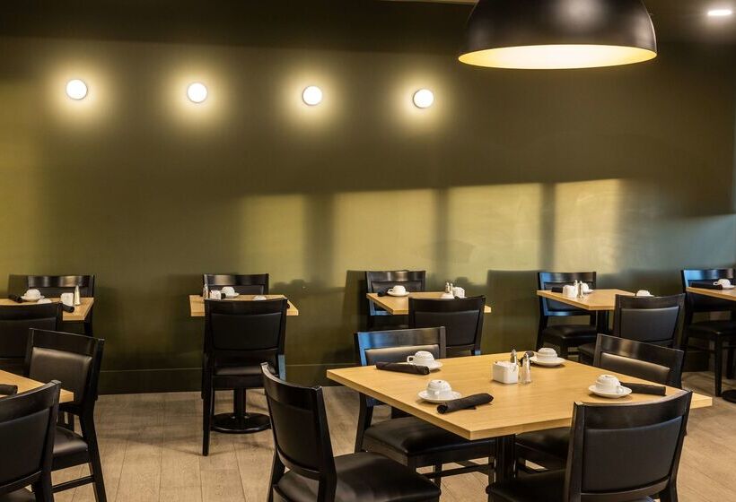 בית מלון כפרי Doubletree By Hilton Calgary North