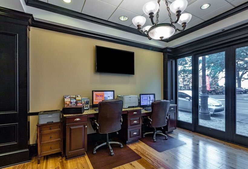 هتل Hampton Inn Savannah Historic District