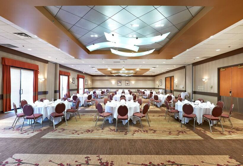 هتل Hilton Whistler Resort & Spa