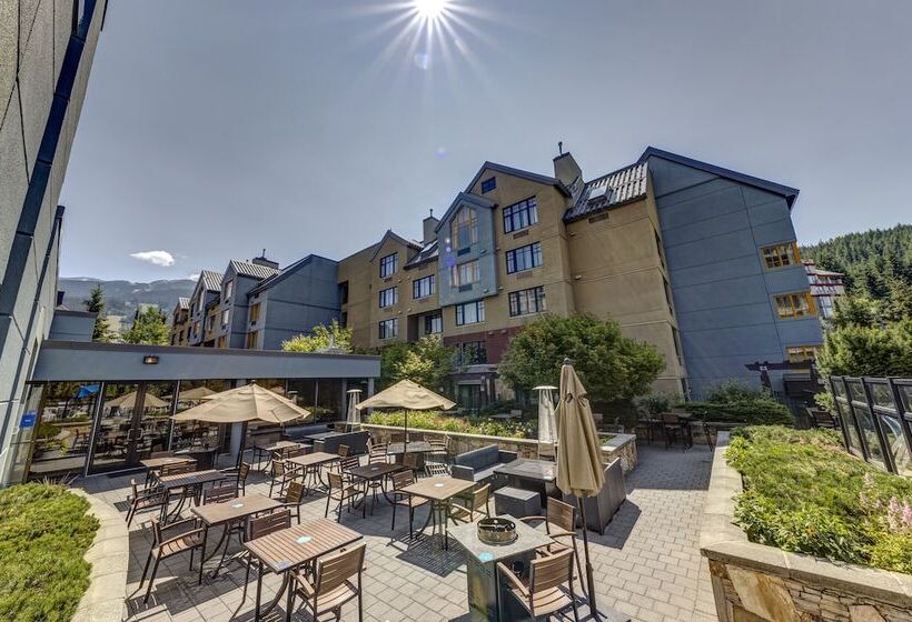 هتل Hilton Whistler Resort & Spa