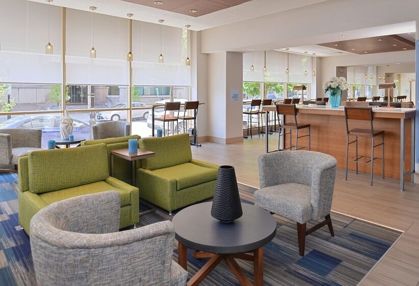 فندق Holiday Inn Express & Suites Buffalo Downtown, An Ihg