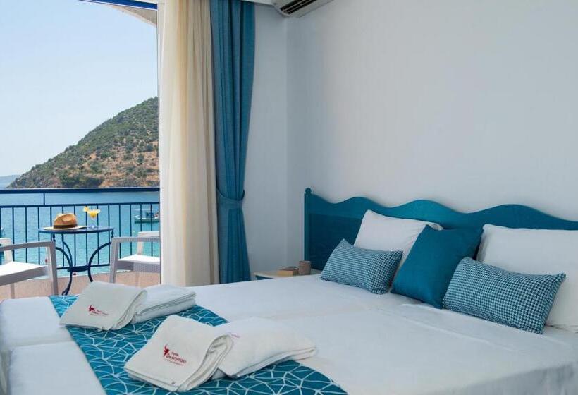 هتل Knossos