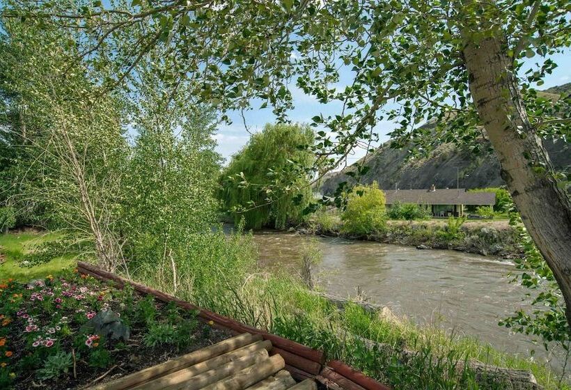 Szálloda Sandman Inn Cache Creek