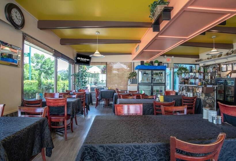 Szálloda Sandman Inn Cache Creek