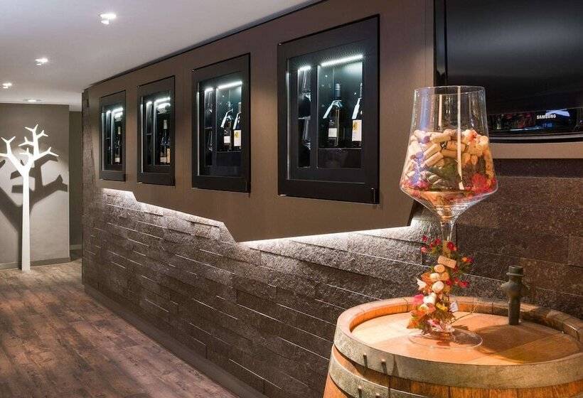 هتل Sisuites