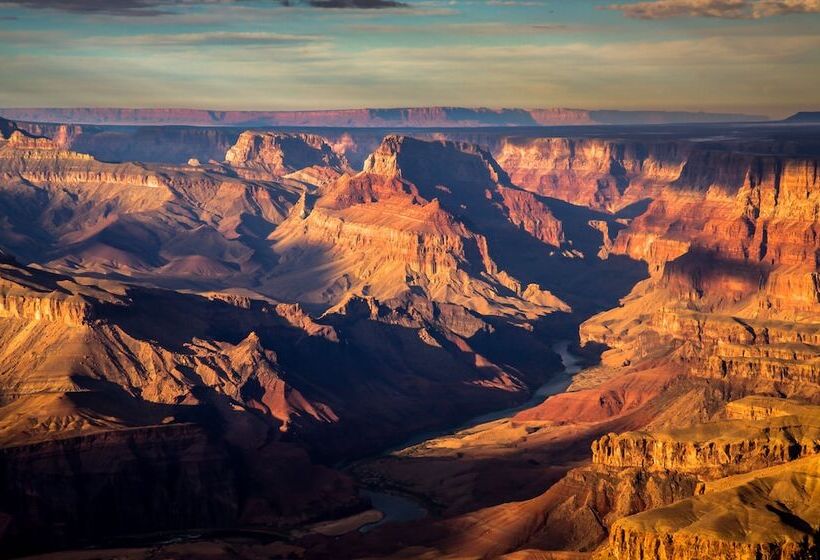 בית מלון כפרי Thunderbird Lodge   Inside The Park