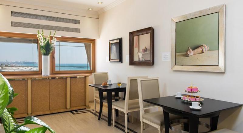 ホテル Leonardo Gordon Beach