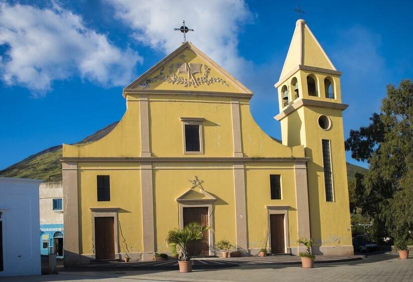 هتل Ossidiana Stromboli Center