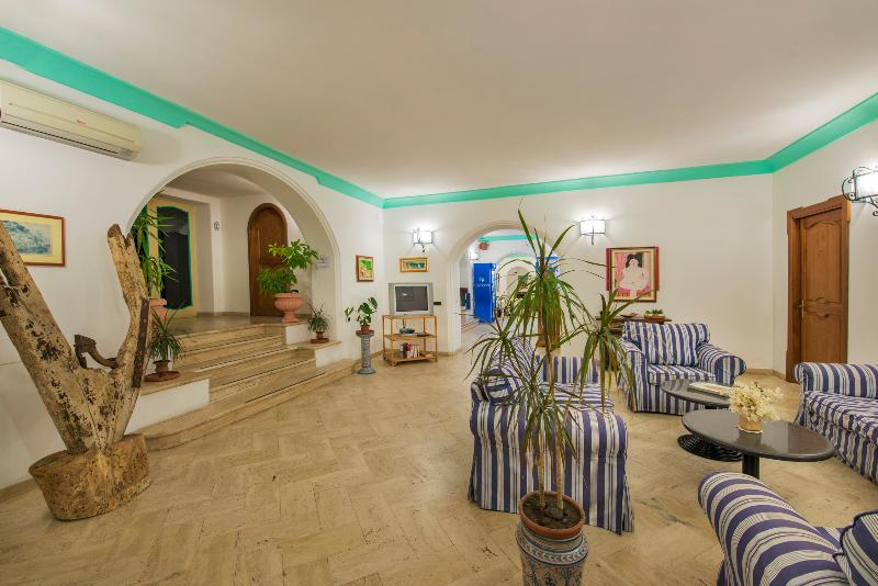 هتل Ossidiana Stromboli Center