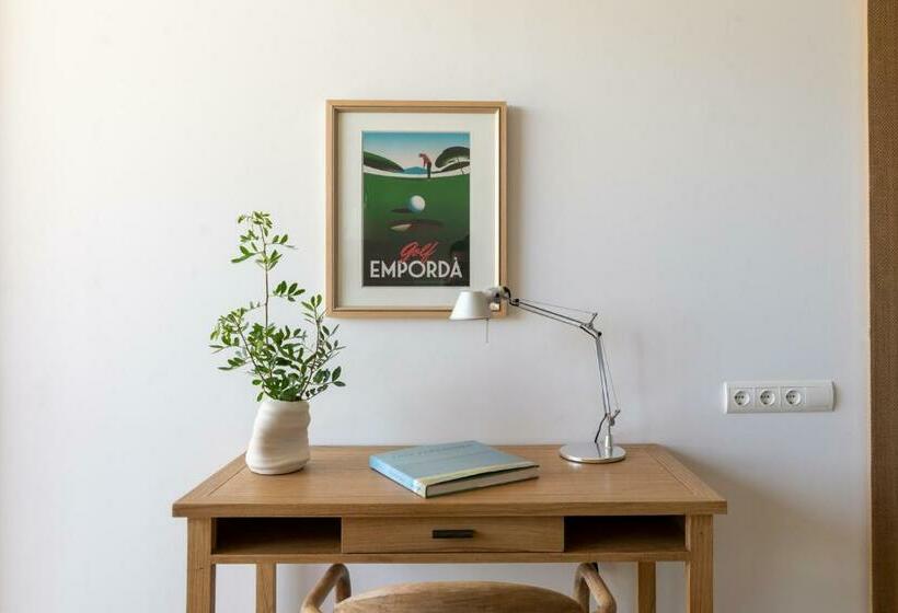 فندق Empordà Golf Resort