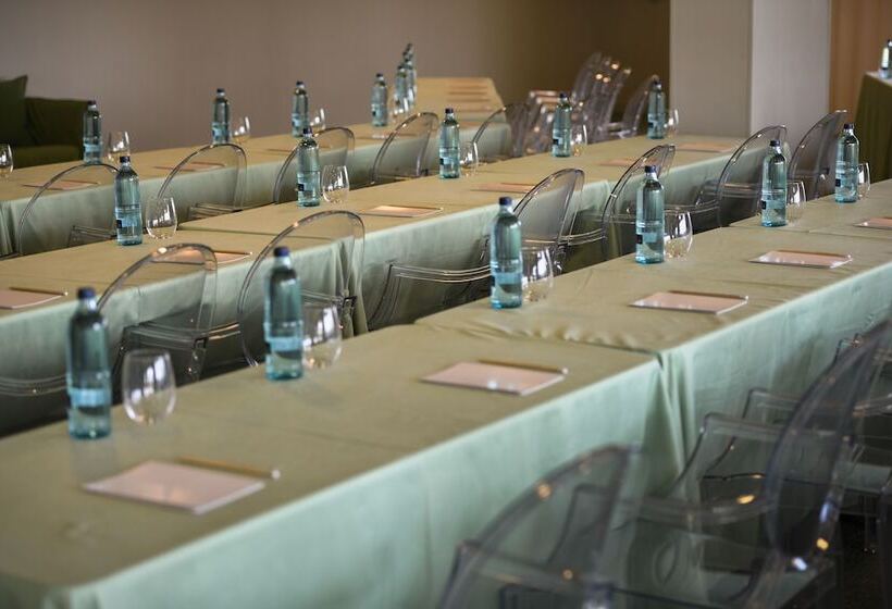 Отель Empordà Golf Resort