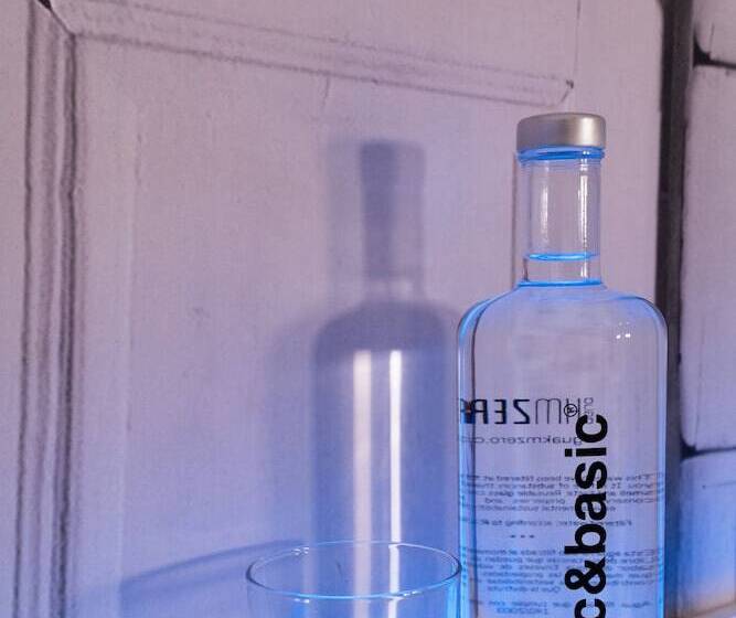 هتل Chic & Basic Tallers Hostal