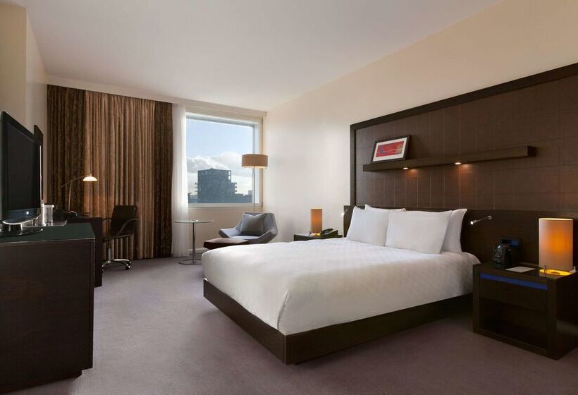 هتل Hilton London Canary Wharf