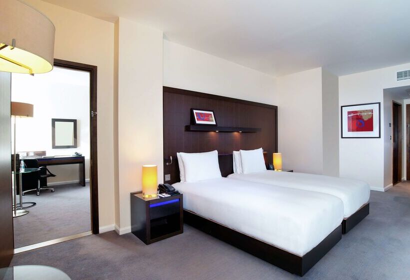 هتل Hilton London Canary Wharf